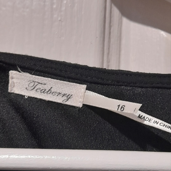 Teaberry Black Lace Zipper High Low Top Size 16 - Picture 4 of 6